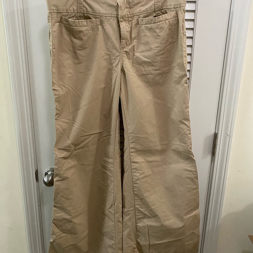 Old navy Mid Rise Bootcut Khaki Sz 14